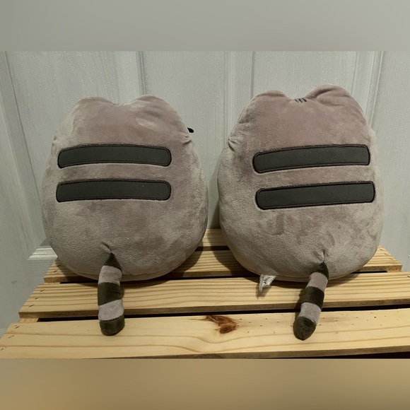Pusheen The Cat-3 + Miniso Little Monster + Tasty Peach Meowchi Cat Plush + Book - Picture 16 of 16